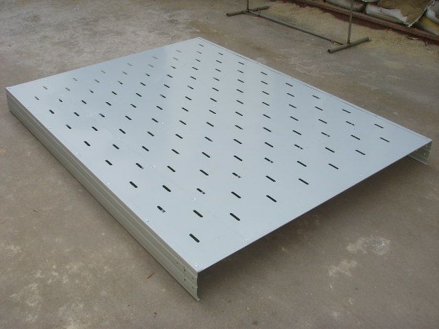 托盘式桥架_托盘式桥架图片大全_托盘式桥架安装方式