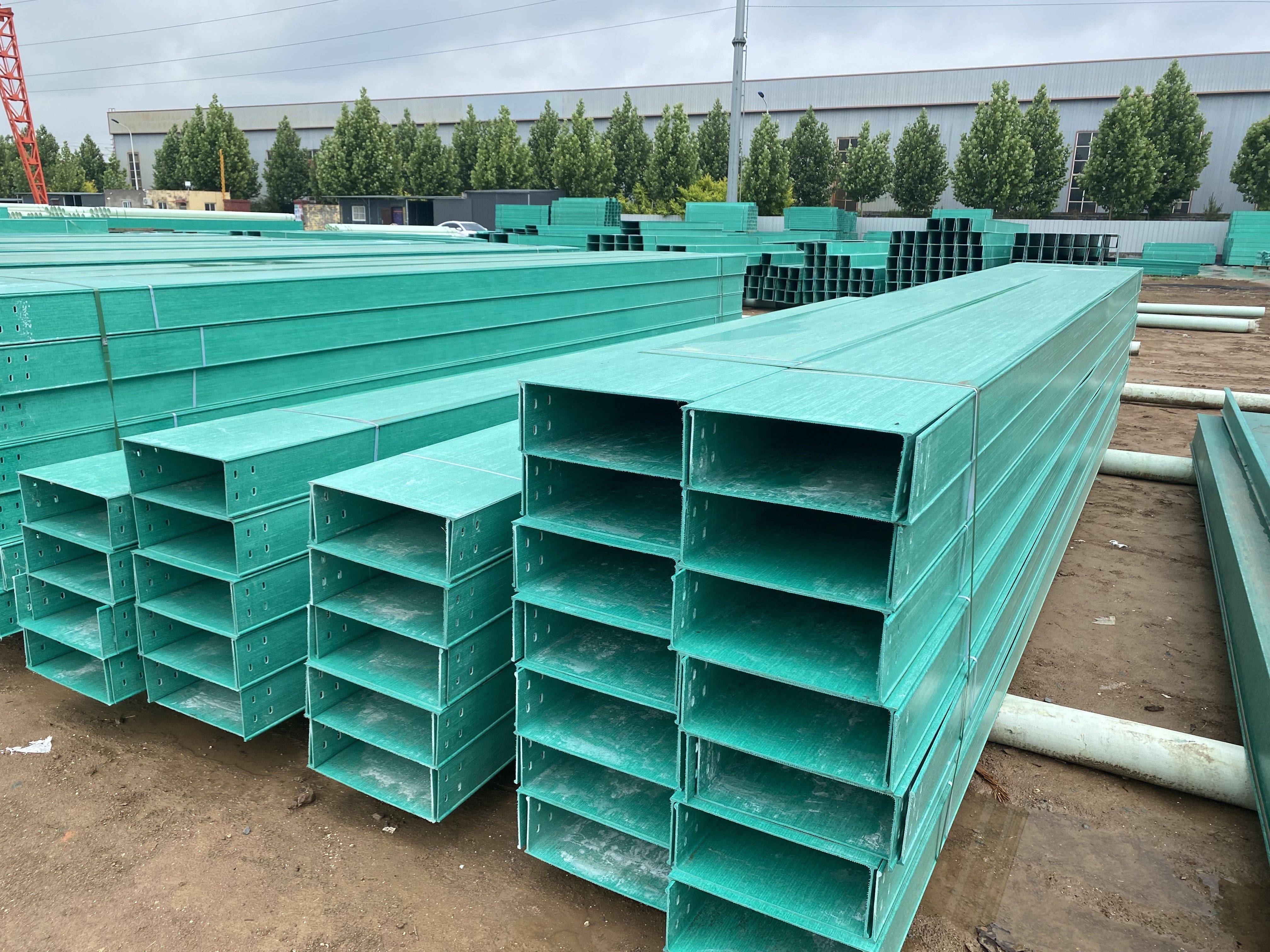 玻璃钢托盘式桥架