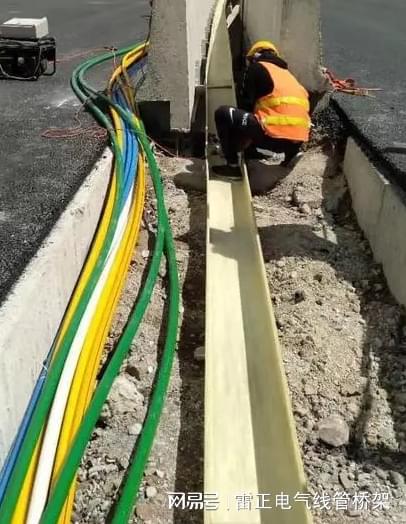 玻璃钢桥架和聚氨酯桥架的区别