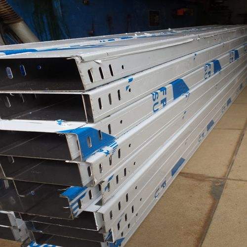 成都不锈钢桥架厂